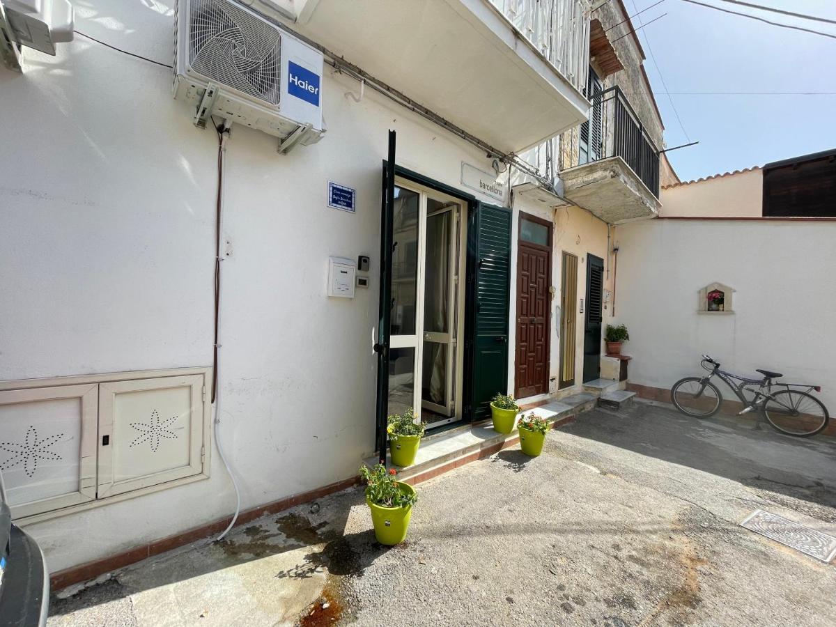 Casa Vacanze Baglio Barcellona Mondello Палермо Екстериор снимка